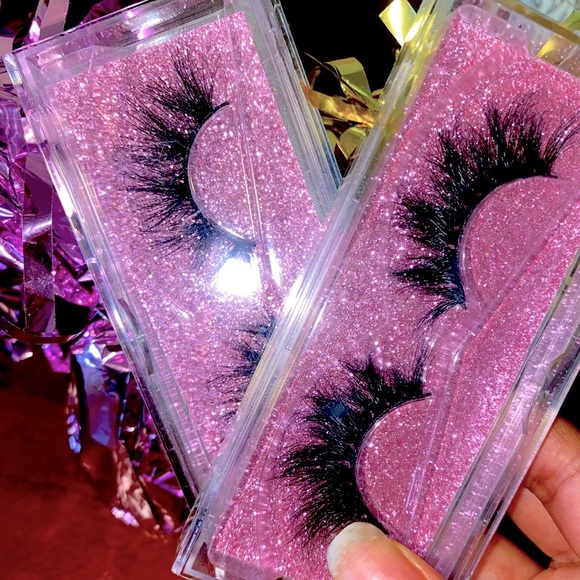 🎉 2/$20 🎉- 15MM Silk Lashes - Picture 4 of 6